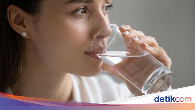 Benarkah Sering Minum Air Putih Dapat Turunkan Kadar Gula Darah? Ini Penjelasannya